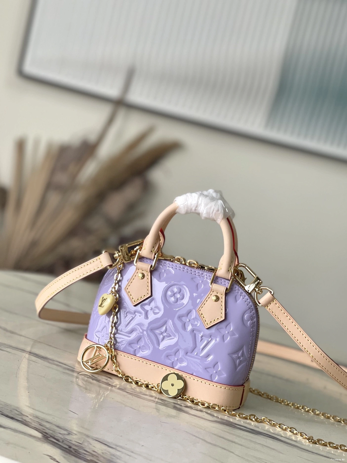 First bag LOUIS Alma-18*12*8cm Nano VUITTON 0801